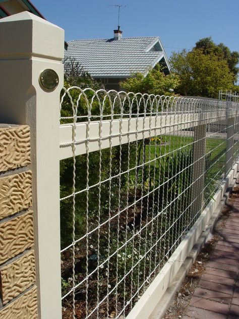 Photo of Heritage Fencing - Adelaide South Australia, Australia. Big red Woven wire fence. Farmhouse Fencing, Front Yards Diy, Security Fencing, Californian Bungalow, Garden Fence Ideas, Green Fence, Front Fence, Types Of Fences, Diy Fence