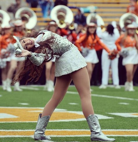 SHE SPRAY PAINTED HER BOOTS WOWWOWOW Drill Team, Dance Outfits, Spray, Boots, Quick Saves