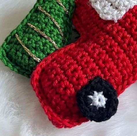 Knitting Toy Red Truck Christmas Ornament Free Pattern – Amigurumi Crochet Red Truck, Red Truck Pattern, Knitting Toy, Red Truck Christmas, Cute Presents, Bobble Stitch, Red Truck, Amigurumi Free, Amigurumi Free Pattern