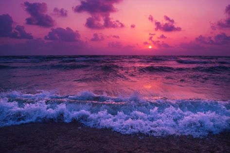 30 Beautiful Ocean Wallpapers and Beach Backgrounds (Tablet, Desktop, and Smartphone) | Inspirationfeed The Ocean, The Sky, The Sun, Laptop, Sun, Purple