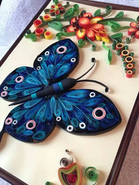 Butterfly Quilling Butterfly, Neli Quilling, Quilling Animals, Arte Quilling, Paper Quilling Tutorial, Paper Quilling For Beginners, Paper Quilling Flowers, Paper Quilling Cards, Origami And Quilling