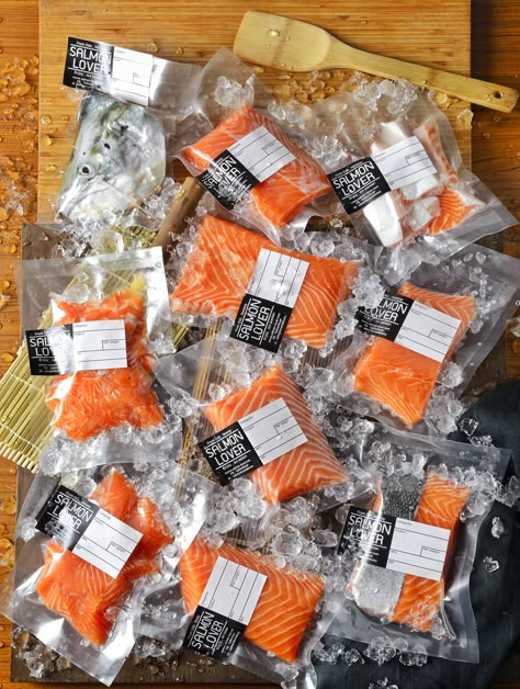 Frozen Fish Packaging, Frozen Food Packaging Ideas, Fresh Fish Packaging, Salmon Packaging, Frozen Packaging, Seafood Packaging, Fish Packaging, Frozen Food Packaging, Meat Packing