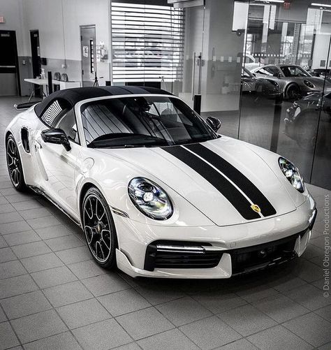 Porche 992, Aerodynamic Design, Exotic Sports Cars, Top Cars, Open Top, Sports Cars, Luxury Cars, Porsche, Bmw Car