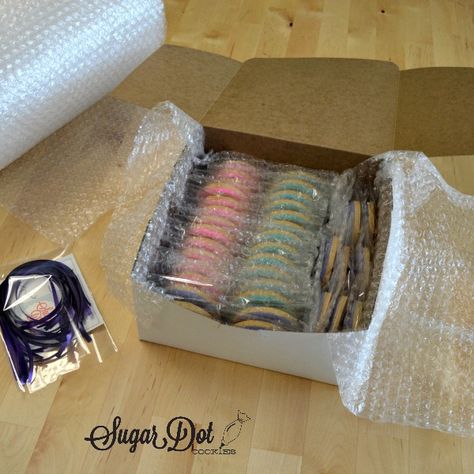 Sugar Dot Cookies: Tutorial - How to Package Sugar Cookies for Shipping Dot Cookies, Decorate Sugar Cookies, Cookie Techniques, Sugar Cookies With Royal Icing, Home Bakery Business, Shipping Cookies, Cookies With Royal Icing, Christmas Shortbread, Iced Sugar Cookies