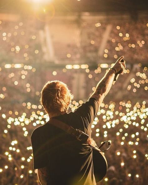 Concert Ed Sheeran, Teddy Photos, Ed Sheeran Love, Bff Birthday Gift, Bff Birthday, Music Ed, Concert Aesthetic, Beginning Writing, Creative Journal