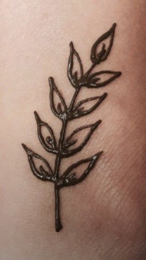 Super Easy Henna Designs For Beginners, Henna Mushroom Designs, Henna Designs Easy Finger, Henna Vines And Leaves, Leaf Henna Design, Foot Henna Designs Simple Easy, Easy Tattoo Ideas, Simple Hand Henna, Henna Easy