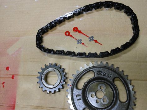 Timing Gear and Chain Clock - Almost Free! : 5 Steps (with Pictures) - Instructables Car Part Art, Cool Welding Projects, Gear Wall Clock, Clock Gears, Welding Jobs, Gear Clock, Welding Art Projects, Diy Welding, Container Shop