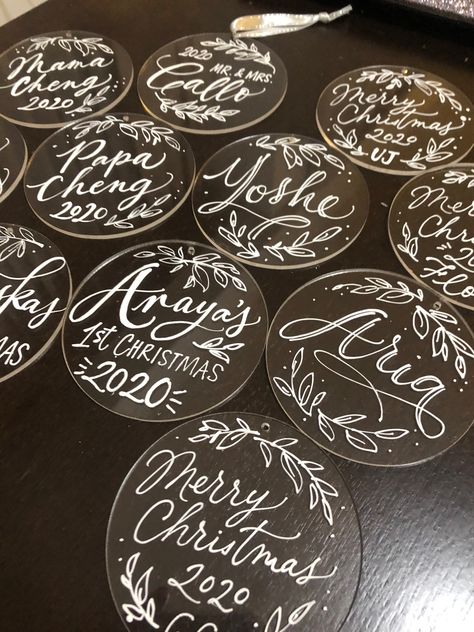 Calligraphy Ornaments, Flat Ornaments, Diy Calligraphy, Christmas Sales, Idee Cricut, Custom Christmas Ornaments, Painted Ornaments, Hand Painted Ornaments, Business Idea