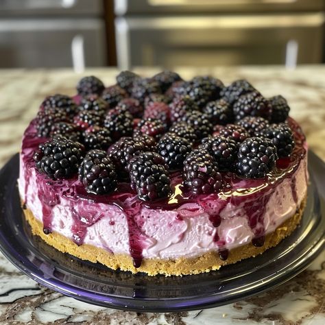 Blackberry Cheesecake, Instagram Recipes, Twisted Recipes, Berry Dessert, Nice Food, Cracker Crust, Trending Recipes, Graham Cracker Crust, Graham Cracker