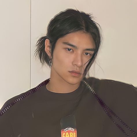 Yiulanau Ig, Asian Face Claims Male Long Hair, Asian Guy Long Hair, Guy Ponytail, Men With Ponytails, Asian Long Hair Men, Man With Ponytail, Mens Ponytail, Ponytail Men