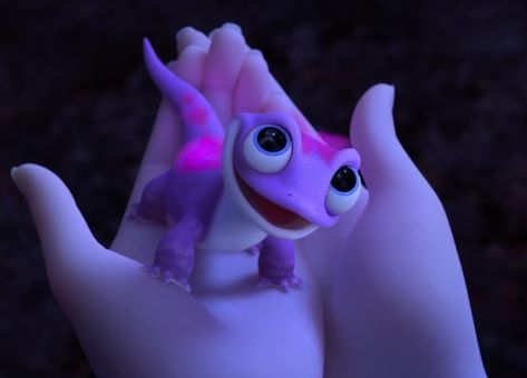 Frozen Images, Fire Spirit, Cute Lizard, Cute Disney Characters, Frozen Wallpaper, Disney Characters Wallpaper, Cute Disney Drawings, Disney Fun Facts, Disney Collage