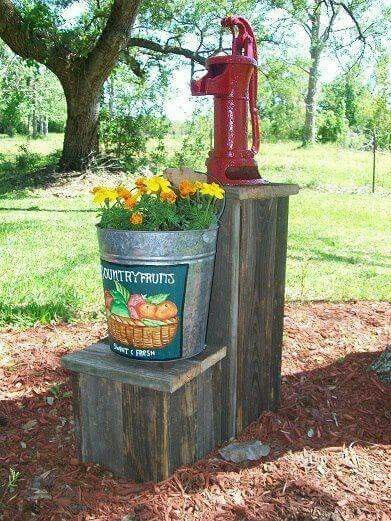 Something like this as center piece for garden around the well at Town Hall Water Well House, Well Pump Cover, Septic Tank Covers, Minecraft House Decorations, Old Water Pumps, Hand Water Pump, Well Pump, Garden Yard Ideas, Cover Ideas