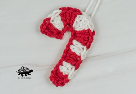 Easy Crochet Candy Cane, Santa Crochet Applique, Crochet Candy Cane Applique, Candy Cane Crochet Pattern Free, Candy Cane Crochet Pattern, Crochet Candy Cane Pattern Free, Christmas Ideas For Friends, Diy Crochet Christmas, Crochet Candy Cane