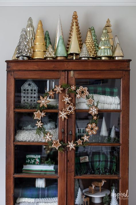 Rustic Vintage Christmas Decorations, Xmas Wreaths Diy, Diy Gingerbread Decorations, Cookie Wreath, Diy Gingerbread, Christmas Wreath Ideas, Diy Christmas Wreath, Gingerbread Diy, Inspired By Charm