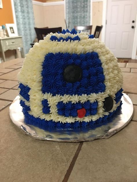 R2D2 smash cake 1st Birthday Boy Star Wars, Star Wars Smash Cake First Birthdays, Star Wars Smash Cake, Chewbacca Cake, R2d2 Cake, Smash Cake First Birthday, 1st Birthday Cupcakes, Smash Cakes, Baking Crafts