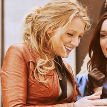 Blair E Serena, Serena And Blair, Gossip Girl Serena, Blair And Serena, Gossip Girls, Blake Lively, Matching Pfp, Gossip Girl, Matching Icons