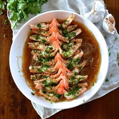 Steamed Shrimp Recipe, Bean Thread Noodles, Gourmet Entrees, Glass Noodles Recipe, Butterfly Shrimp, Chinese Fish, Steamed Shrimp, Fresh Shrimp, Woks Of Life