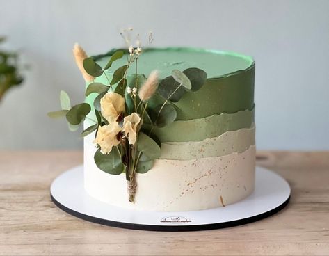 Cake Verde, Green And Gold Cake, Mint Green Cakes, Greenery Cake, Green Birthday Cakes, 17. Geburtstag, Modern Birthday Cakes, Gold Birthday Cake, Birthday Cake For Mom