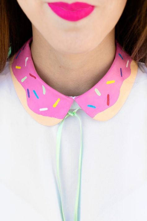 Donut Costume, Karneval Diy, Diy Donut, Diy Donuts, Candy Costumes, Donut Decorations, Donut Birthday Parties, Collars Diy, Diy Kostüm