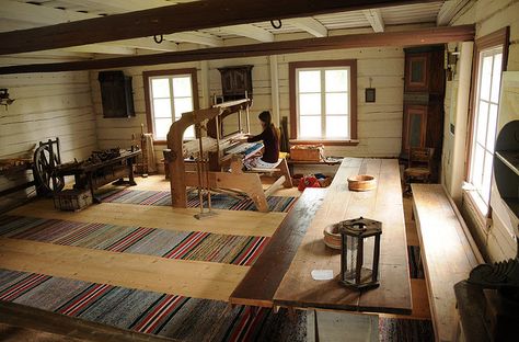 Weaving a rug. What a beautiful weaving studio... Weaving Room, Making A Rug, Fiber Studio, Weaving Studio, Workspace Studio, Weaving Looms, Rigid Heddle Weaving, Types Of Weaving, Textile Museum