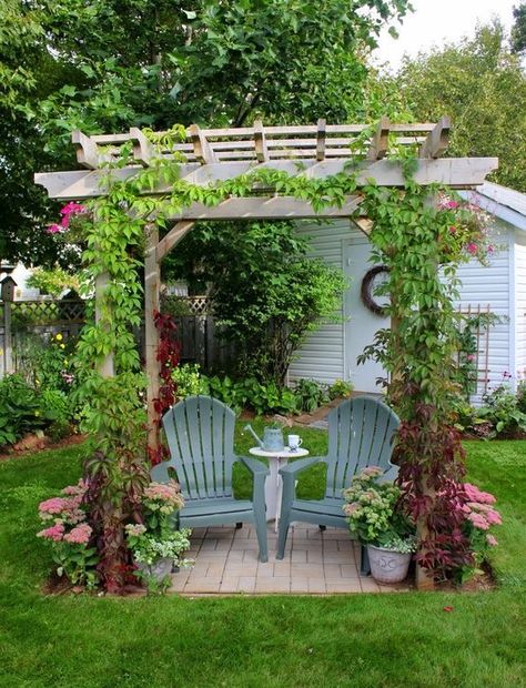 Tiny Yard, Garden Sitting Areas, Backyard Seating Area, Backyard Seating, Cozy Backyard, Large Yard, Have Inspiration, Garden Yard Ideas, Pergola Designs