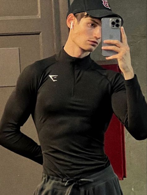 All Black Gym Outfit Men, Black Compression Shirt Men Aesthetic, Workout Outfits For Men, Black Gym Outfit, Black Shirt Outfit Men, Sportwear Outfit, Compression Shirt Men, Mens Workout Pants, Sportswear Outfits