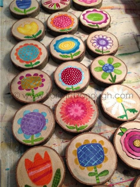 Crafts With Wood Circles, Paint Wood Slices, Wood Slices Art, Flowers Painted On Wood, Painted Flowers On Wood, Painting Wood Slices, Painted Wood Slices, Wood Slice Coasters, Nature Drawings