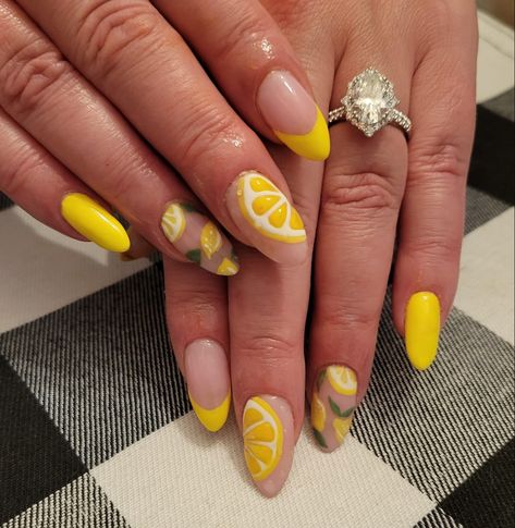 Yellow And Green Nails Acrylic, Lemon Almond Nails, Lemonade Nail Art, 3d Lemon Nails, Fruit Slice Nails, Citrus Nail Art, Lime Nails Design, Lemon Lime Nails, Orange Slice Nails