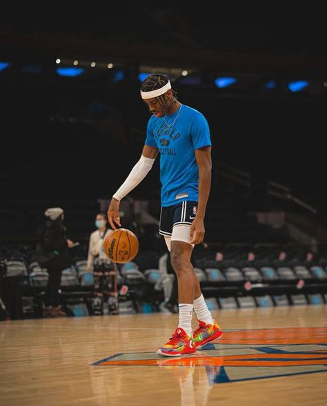 Shai Gilgeous-Alexander on Instagram: "BE BACK SOON ….⏱" Lakers Court, Basketball Shorts Outfit, Basketball Drip, Basketball Aesthetic, Basketball Game Outfit, Shai Gilgeous Alexander, Best Nba Players, Basketball Wall, Nba Fashion