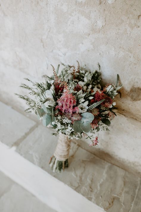 Woodsy Bridal Bouquet, Waxflower Wedding, Bouquet Wedding Rustic, Rustic Bouquet Wedding, Astilbe Bouquet, Rustic Flower Arrangements, Greenery Wedding Bouquet, Flower Bride, Wedding Flower Guide