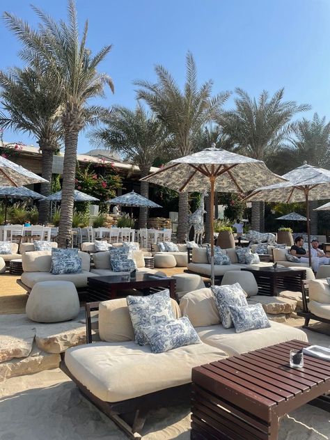 Aesthetic Beach Restaurant, Verde Beach Dubai, Dior Beach Dubai, Dubai Beach Aesthetic, Dubai Beach Club, Beach Club Aesthetic, Nammos Dubai, Dior Dubai, Dior Beach