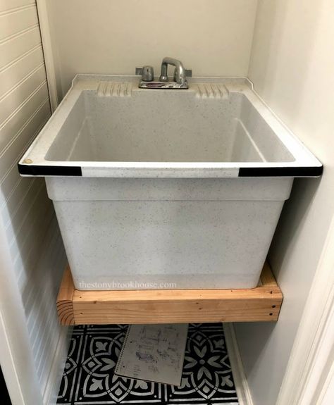 Freestanding laundry tub frame Laundry Tub Makeover, Laundry Tub Ideas Utility Sink, Homemade Cabinets, Sink Makeover, Laundry Room Drying Rack, Rustic Laundry, Laundry Room Ideas Small Space, Rustic Laundry Rooms, Laundry Room Renovation