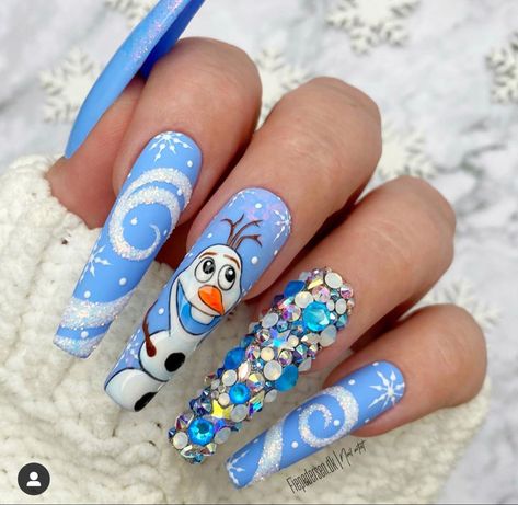 Frozen Nail Designs, Olaf Nails, Frozen Nail Art, Frozen Nails, Disney Christmas Nails, Blue Christmas Nails, Nail Art Noel, Disney Inspired Nails, Disney Acrylic Nails