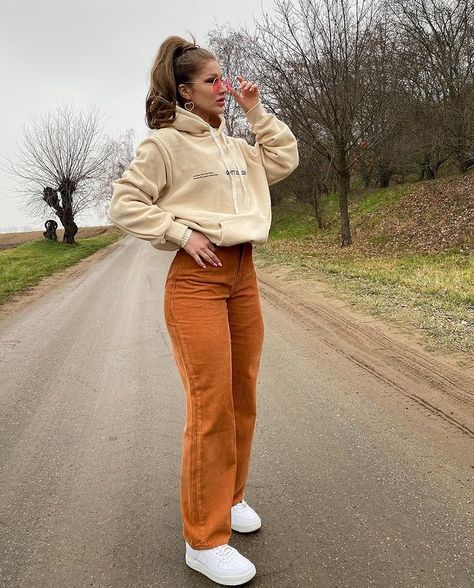 Coudroy Pants Outfit Women, Codroy Pants Outfit, Courdroy Pants Outfit, Orange Corduroy Pants Outfit, Curdoroy Pants Outfit Womens, Cordory Pants Outfits, Curdory Pants Outfit, Courderoy Pants Outfits Women, Pantalon Naranja Outfits