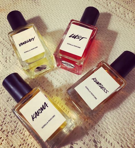 Lush Perfume Aesthetic, Lush Karma, Lush Perfume, Perfume Wishlist, Vegan Perfume, Lush Products, Fragrances Perfume Woman, Lush Cosmetics, Pumpkin Latte