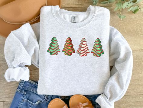 Christmas Apparel, Trendy Winter, Winter Shirts, Holiday Sweatshirt, Sweatshirt Christmas, Holiday Sweater, Holiday Shirts, Look Plus, Christmas Women