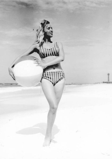 Melody May poses on the beach holding a beach ball - Panama City, Florida. 1966. (State Archives of Florida) 60s summer style. Holding Beach Ball Reference, Beach Poses Art Reference, Beach Pose Reference, Holding Ball Reference, Beach Poses Drawing, Poses On The Beach, 1960s Summer, Person Pose, 60s Summer