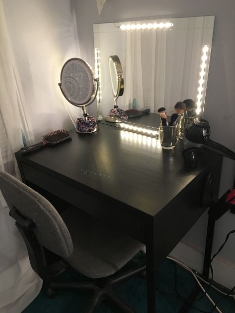 Black Makeup Desk Ideas, Black Vanity Decor, Vanity Ideas Black, Black Vanity Bedroom, Black Desk Decor Ideas, Small Bedroom Vanity Black, Small Black Makeup Desk, Luxury Future, Black Vanity Desk