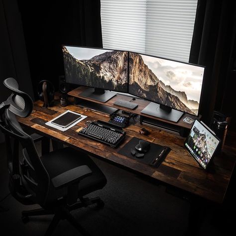 https://www.instagram.com/p/CNiC1l7gDp9/?igshid=o7jkwm4fodev Study Designs, Setup Inspiration, Computer Desk Setup, Desk Setups, Home Studio Setup, Streaming Setup, Gaming Setups, Pc Setups, Desktop Setup