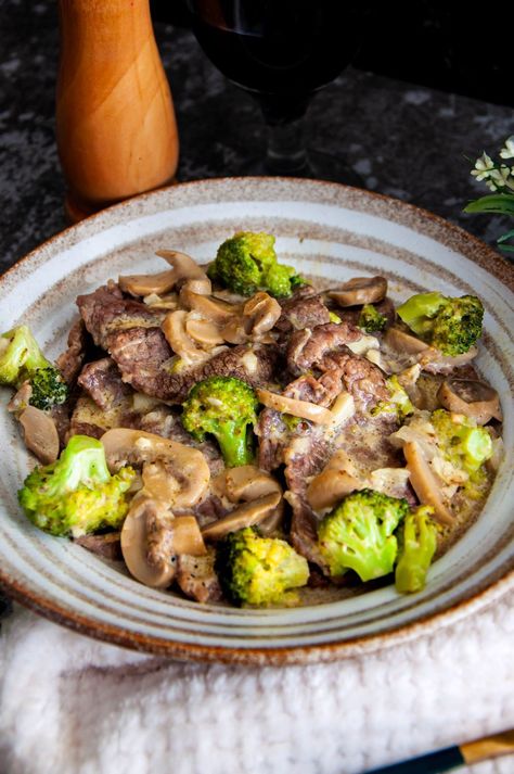 Creamy Beef Broccoli and Mushroom Steak Recipe Steaks Recipes, Mushroom Steak, Broccoli Mushroom, Ground Beef Breakfast, Steak And Broccoli, Mushroom Broccoli, Ground Beef And Cabbage, Mushroom Stew, Beef Broccoli