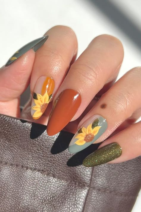 Wild Sunflower Fall Nail Designs - Check out this list of cute Fall Nail Art Designs! You can re-create these fall nails at home using products from Amazon, and your local beauty stores like Sally Beauty and Ulta Beauty! End Of Summer Beginning Of Fall Nails, Nail Art September, Cute Nude Nails With Design, Swag Nails Designs, Summer Fall Nails, Nails Fall Pumpkin, Sunflower Fall Nails, Basic Fall Nails, Beginning Of Fall Nails