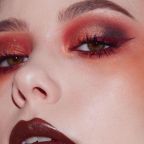 Aries Makeup Aesthetic, Red Monochromatic Makeup, Bold Red Makeup, Red Eyeshadow Aesthetic, Red And Gold Makeup Looks, Makeup Bright Colors, Red Eyeshadow Looks, Eye Makeup Bright, New Eye Makeup