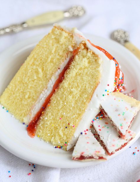 Jam Layer Cake, Pop Tart Birthday Cake, Pop Tart Cake, Best Strawberry Cake Recipe, Strawberry Pop Tart, Vanilla Birthday Cake, Gourmet Cakes, Strawberry Cake Recipes, Cake Fillings