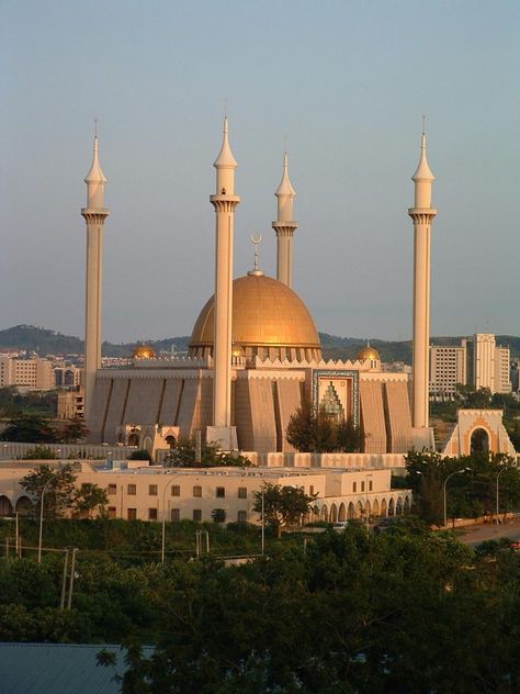 Mosques Architecture, Africa Architecture, Islamic Quotes About Life, African Vacation, Land Mark, African Cities, Nigeria Travel, Abuja Nigeria, Visit Africa