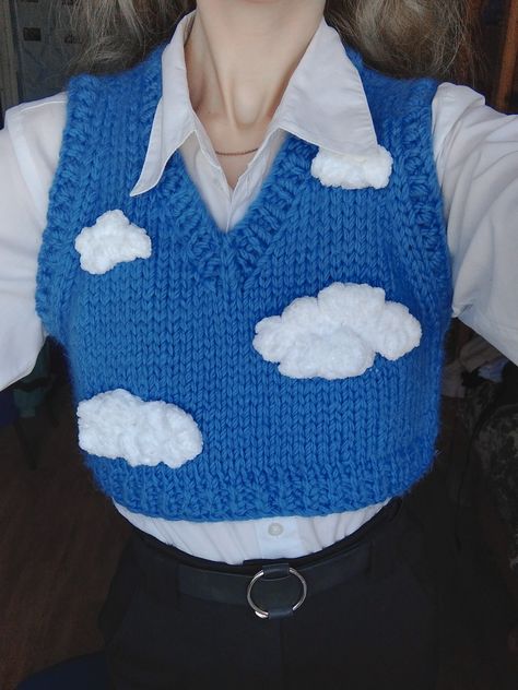 Knitted Vest Outfits For Women, Knitted Sweaters Aesthetic, Easy Crochet Vest, Crochet A Vest, Crochet Cloud, Ugly Christmas Sweater Ideas, Cloud Sweater, Christmas Sweater Ideas, Vest Ideas