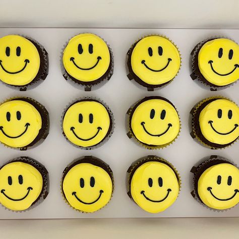 Smiley Face Cupcakes Aesthetic, Smiley Cupcakes Happy Faces, Smile Face Cupcakes, Smiley Face Sheet Cake, Smiley Face Cake Happy Birthday, One Cool Dude Cupcakes, One Happy Dude Birthday Cupcakes, Happy Face Cupcakes, Smiley Face Desserts