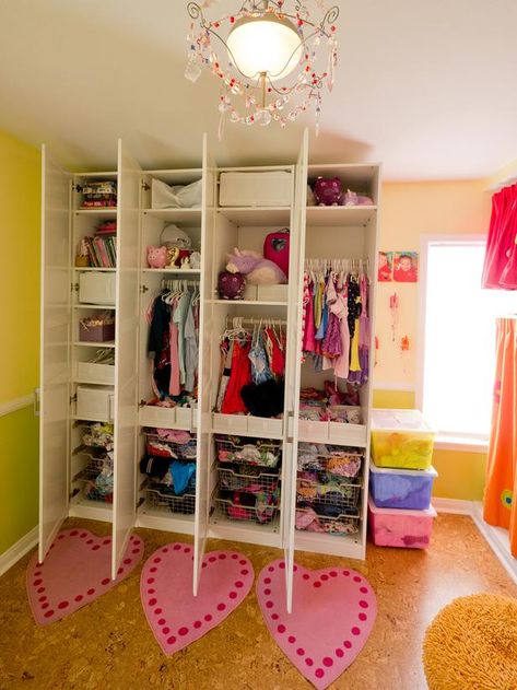 Girls Bunk Beds, Bedroom Closet Doors, Shared Girls Room, Creative Closets, Small Kids Room, Shared Closet, Baby Boy Bedroom, Small Closets, Shared Bedroom