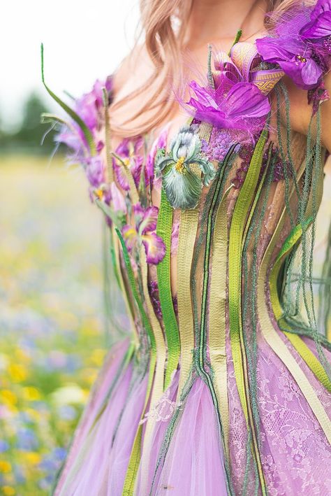 Flower Fantasy Outfit, Fancy Fairy Dress, Sylvie Facon Dress, Flower Fairy Cosplay, Flower Costume Women, Fee Costume, Halloween Costume Ideas Pirate, Flower Inspired Fashion, Diy Garden Fairy