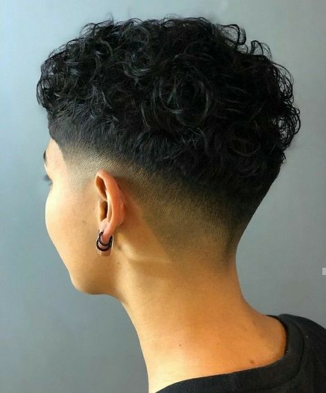 Curly Undercut Women, Curly Hair Undercut, Undercut Curly Hair, Low Taper Fade Haircut, Curly Hair Fade, Curly Undercut, Curly Pixie Hairstyles, Curly Pixie Haircuts, Shaved Hair Designs