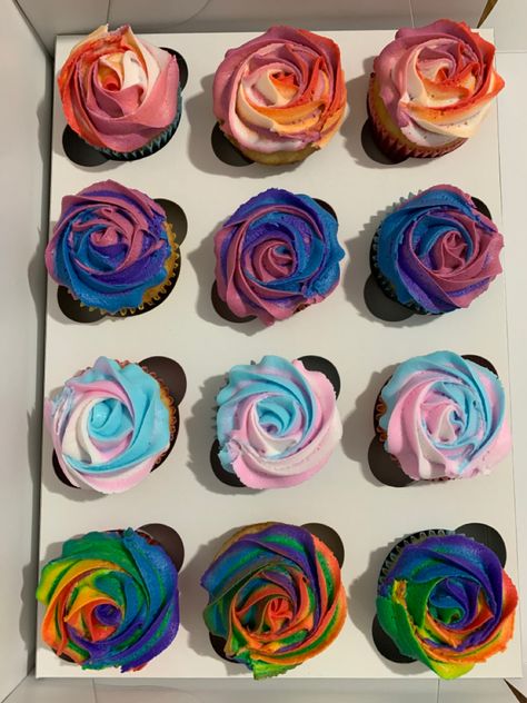 Pride Baked Goods, Pride Cupcakes, Pride Party, Cake Stuff, Activity Board, Bake Sale, Cake Ideas, Baked Goods, Frosting